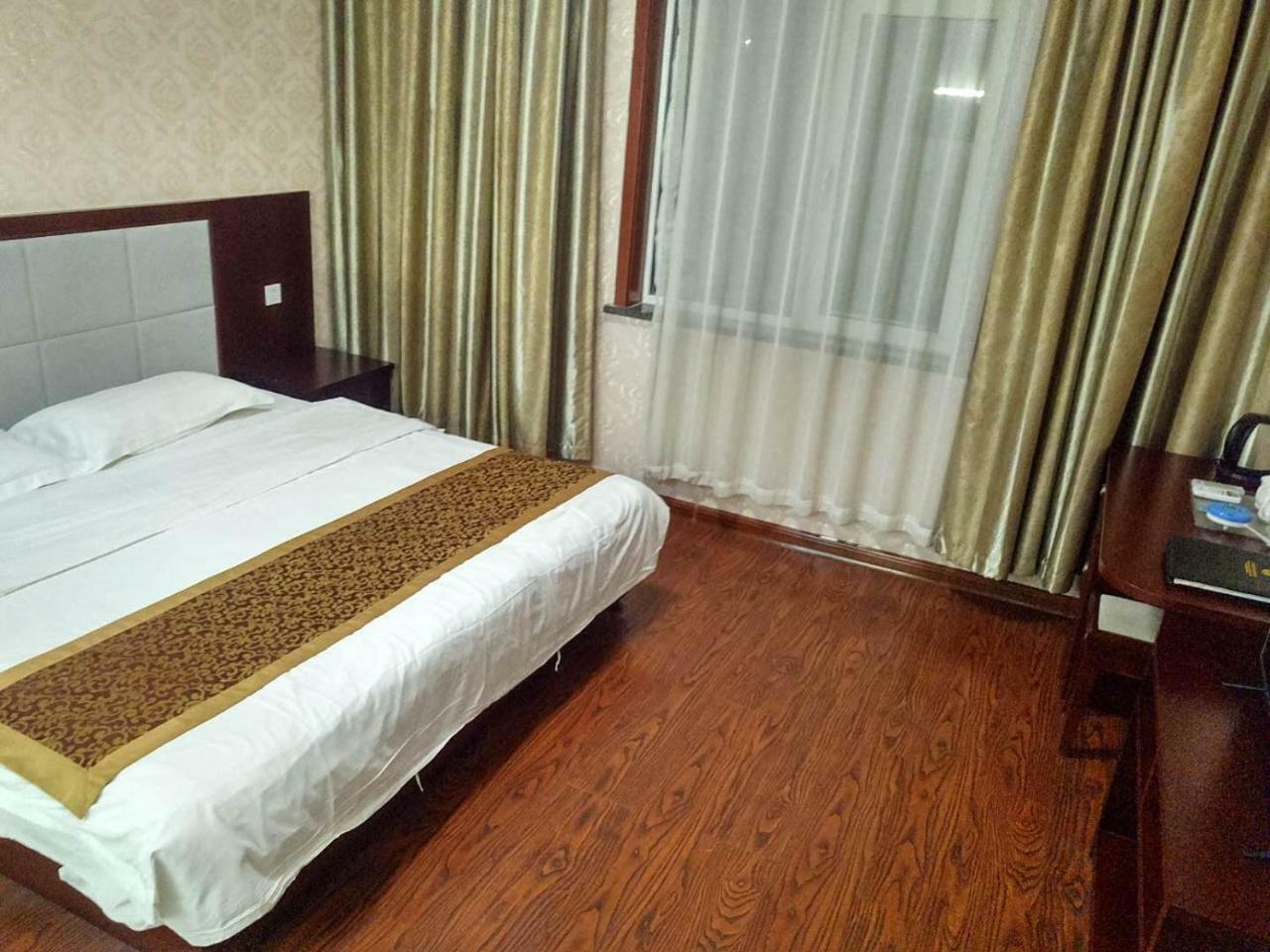 Beijing Gongmei Blue Peacock Business Hotel Экстерьер фото